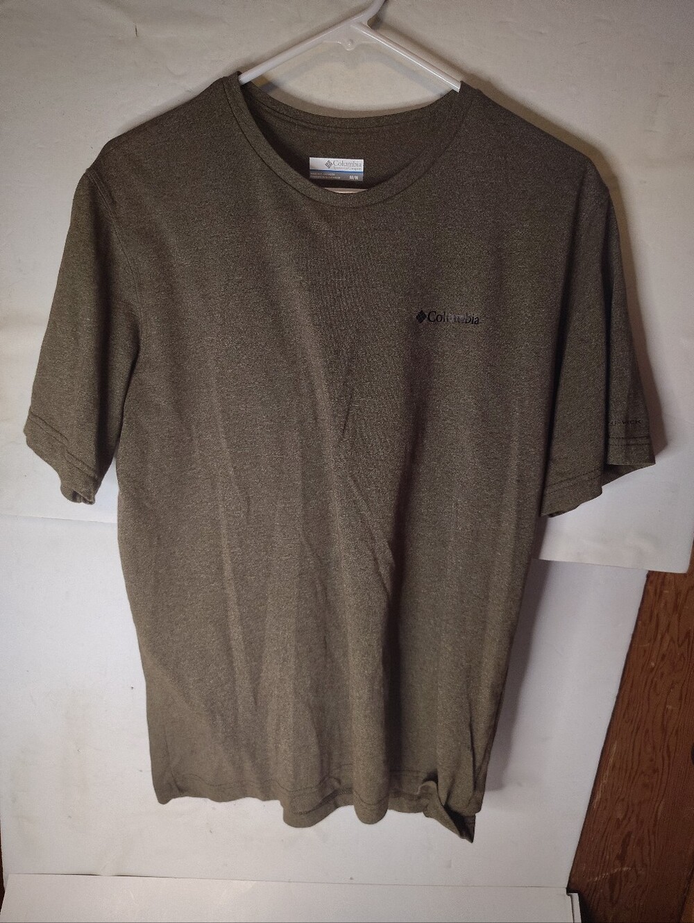 Columbia Sportswear Spell Out T Shirt Green Size Medium